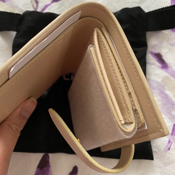 CELINE | SMALL STRAP WALLET IN BICOLOUR GRAINED CALFSKIN POWDER/CREAM - Picture 9 of 13